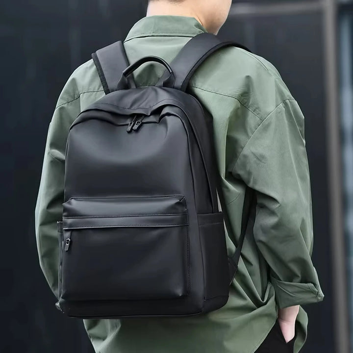 Mochila Cuero PU 15.6" Hombre — Negro Premium