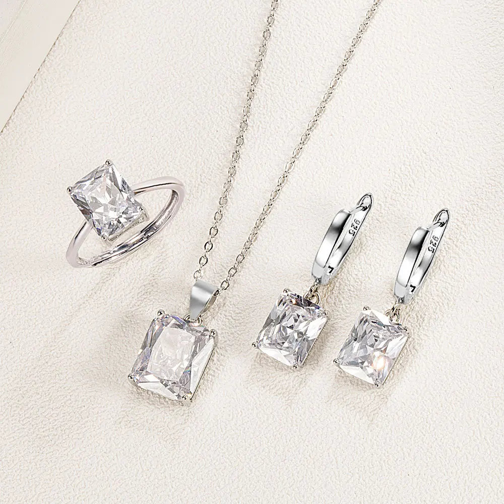 Conjunto Elegante Plata 925 — Anillo, Pendientes y Collar